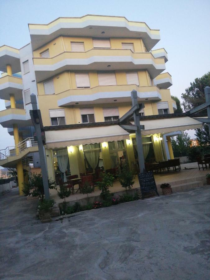 Hotel Albania Golem Ngoại thất bức ảnh